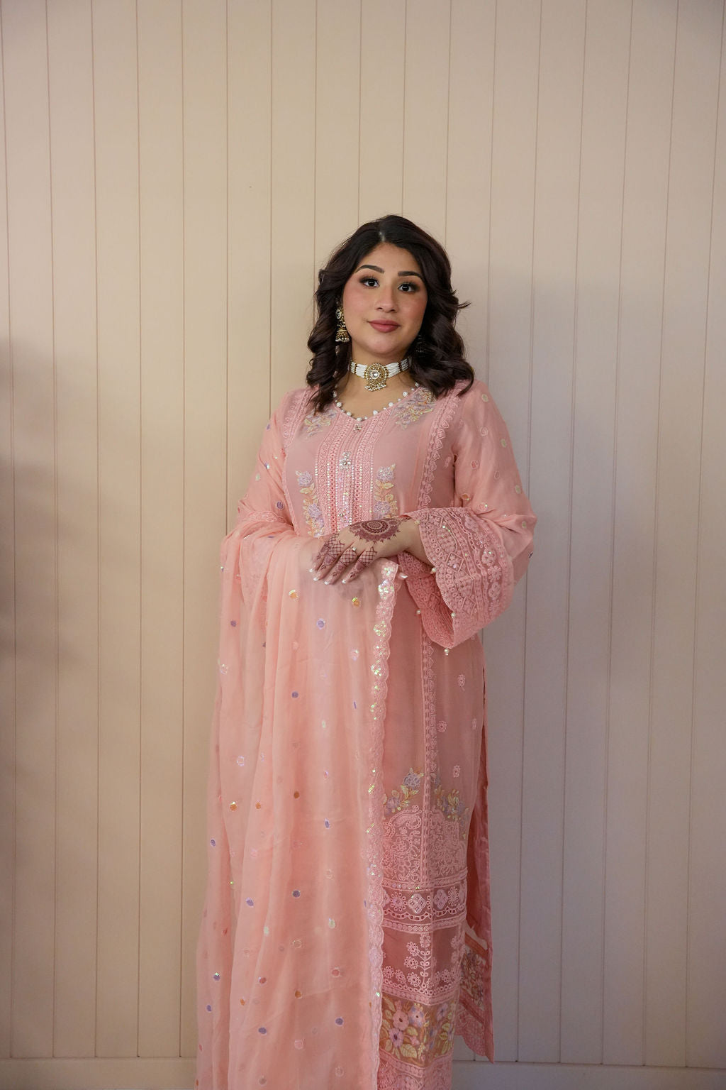 Noor-e-Gulabi Chiffon suit