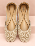 Noor – Ivory Embroidered Khussa