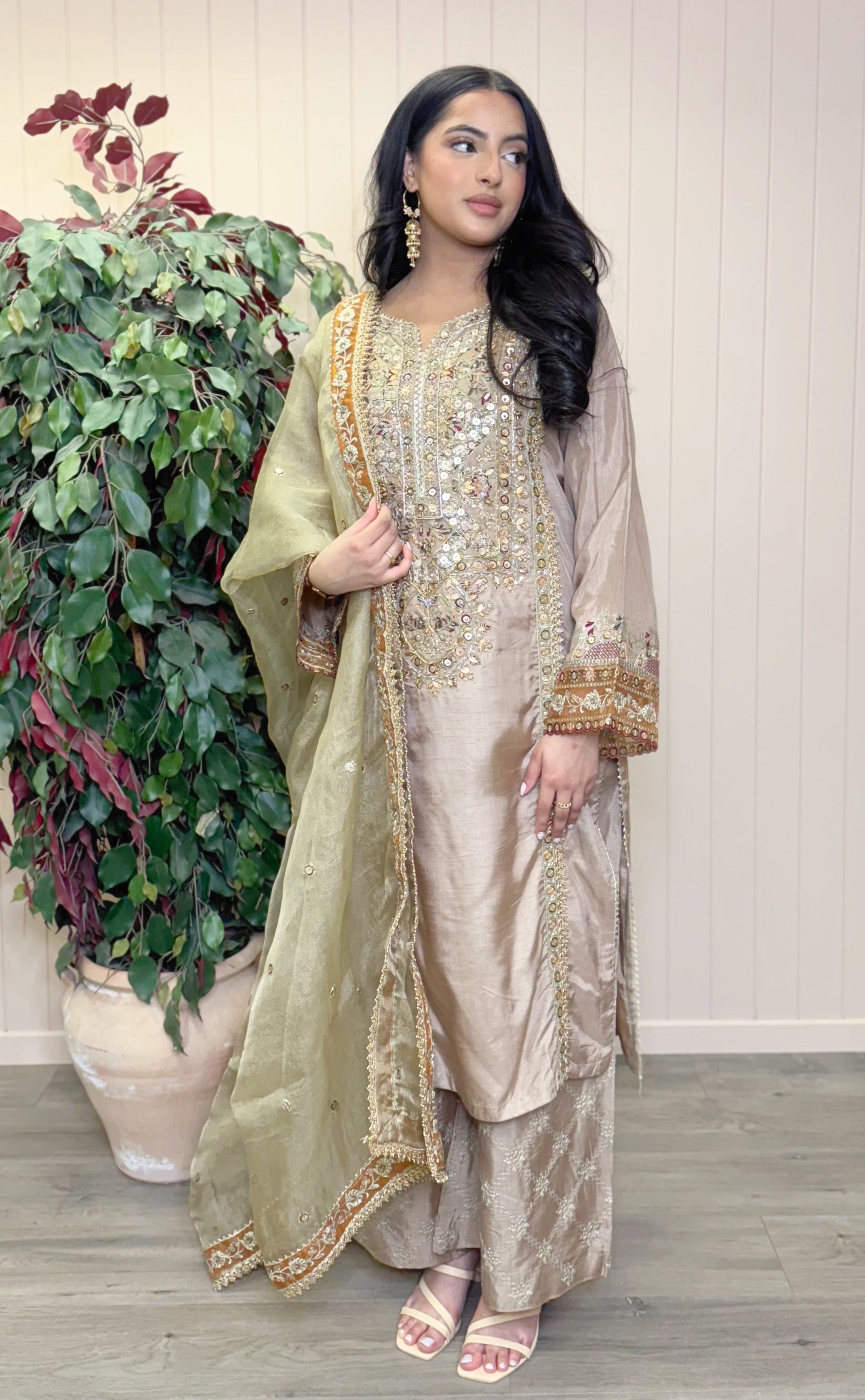 Aurette Gold - SilQ 3 pcs embroidered suit