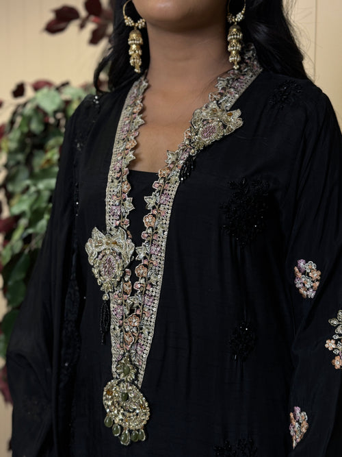 Elanora - SilQ 3 pcs embroidered suit