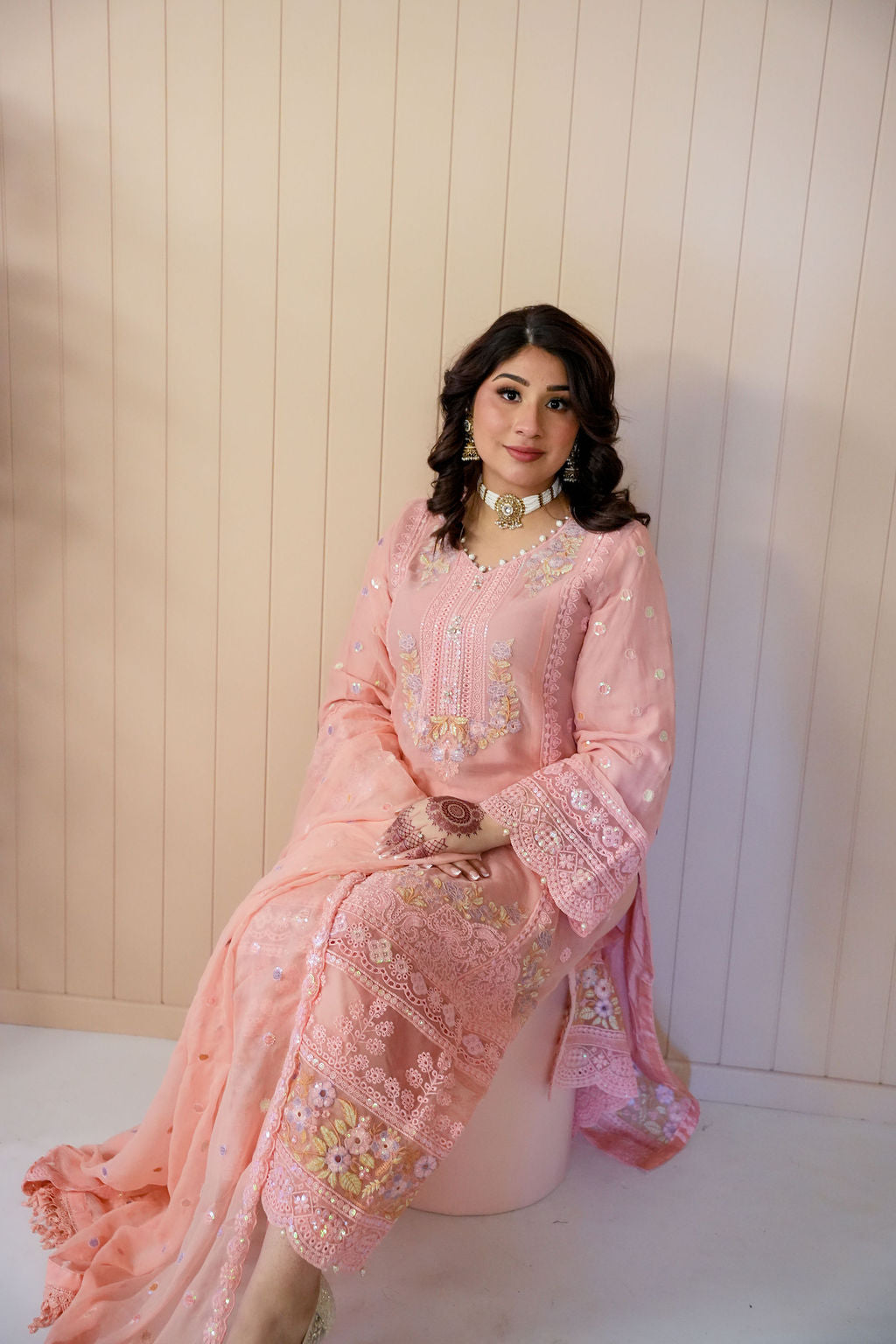 Noor-e-Gulabi Chiffon suit