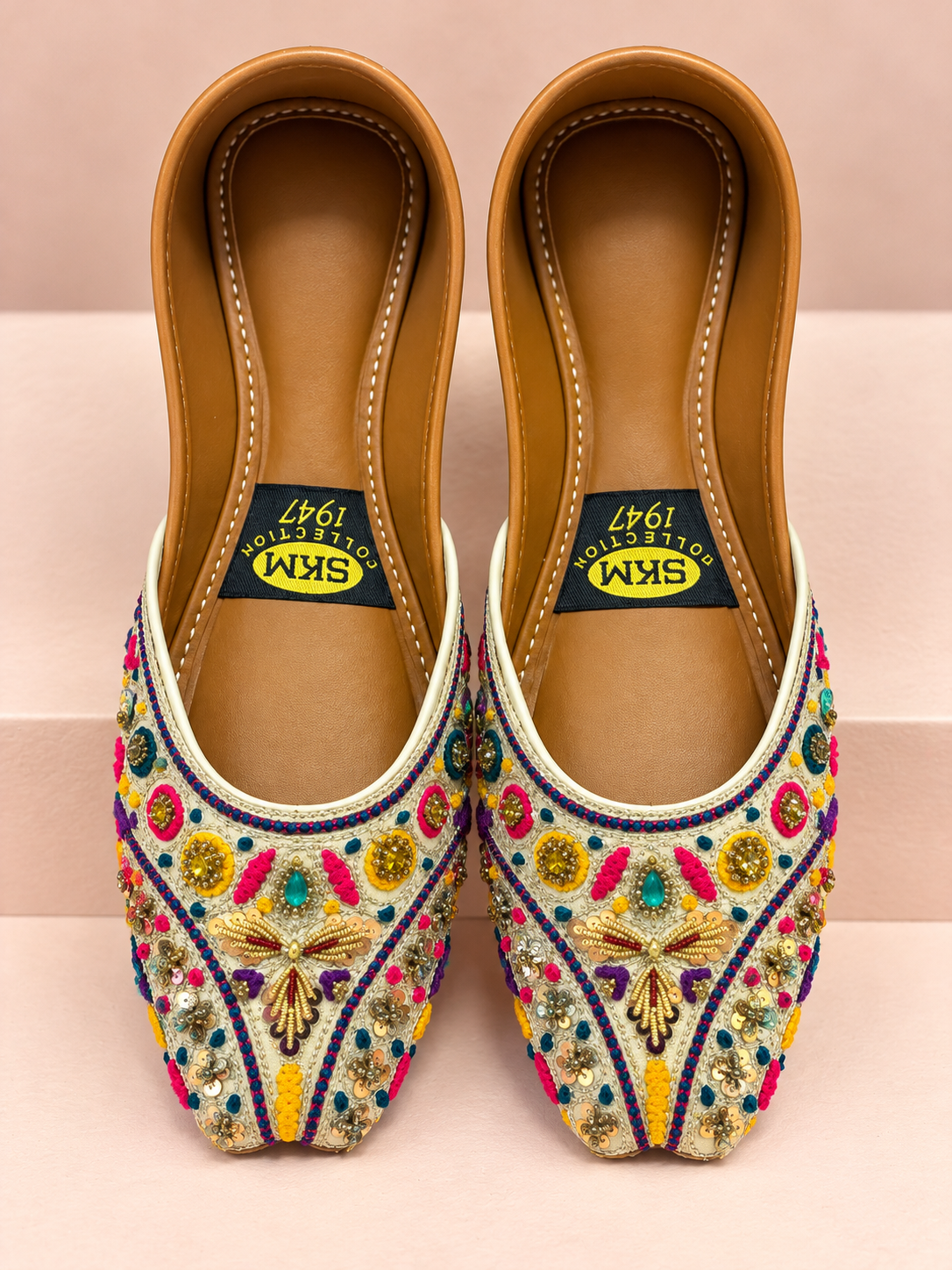 Rangrez – Multicolor Embellished Khussa