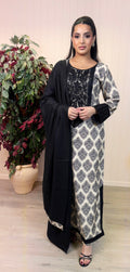 Noir Safiya – Silk Suit with Wool Dupatta