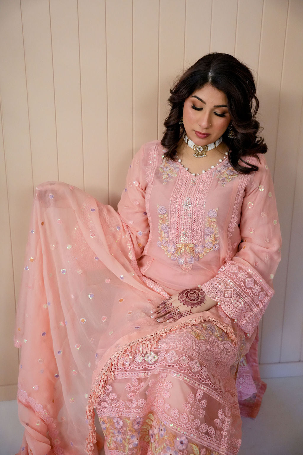 Noor-e-Gulabi Chiffon suit