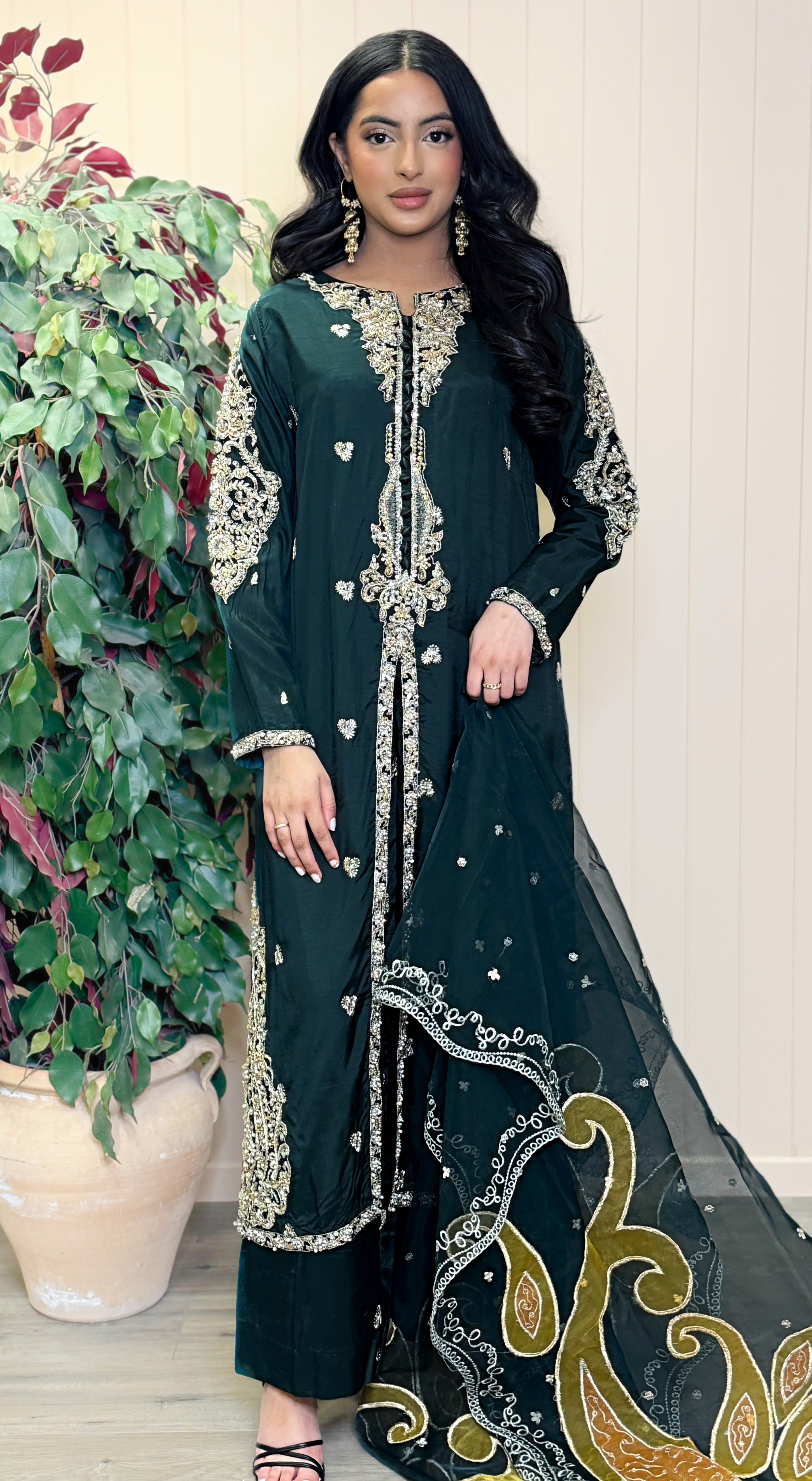 Esmerée Gold - SilQ 3 pcs Embroidered suit