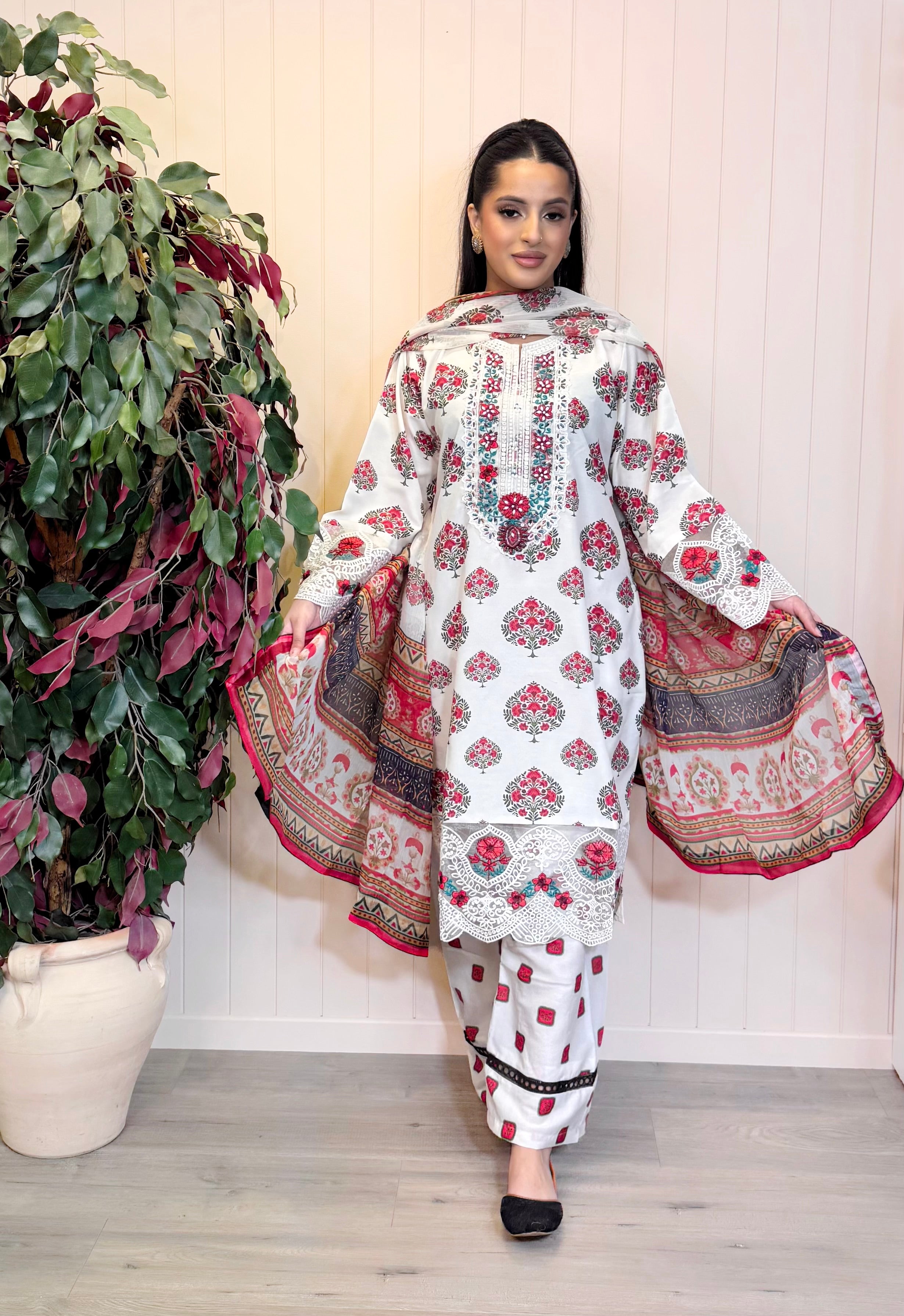 Ivory Gulzar – Printed Silk Suit