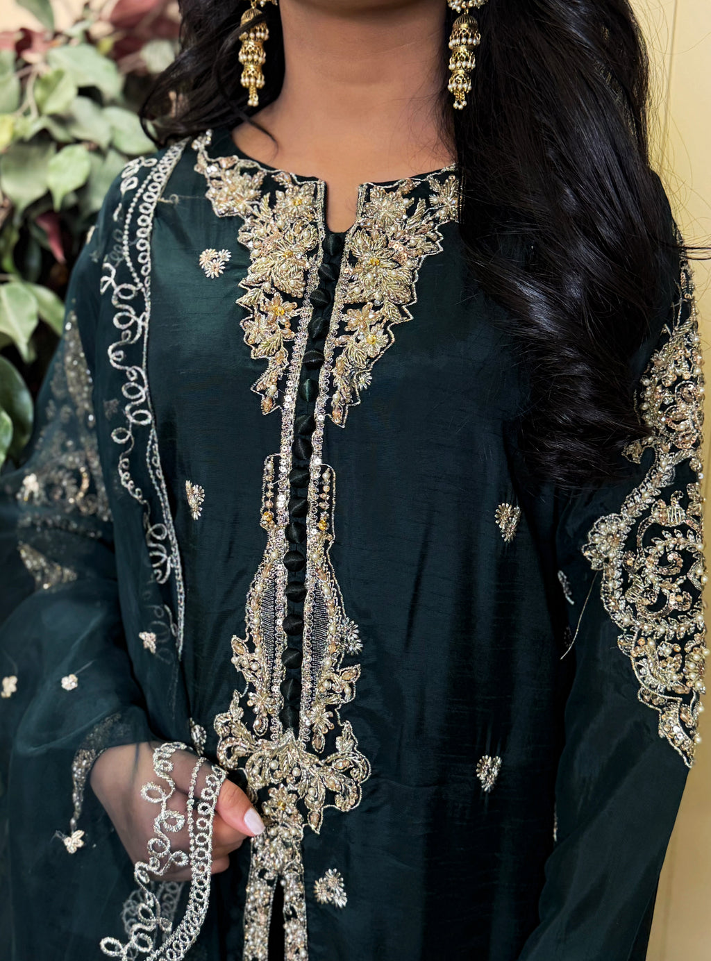 Esmerée Gold - SilQ 3 pcs Embroidered suit