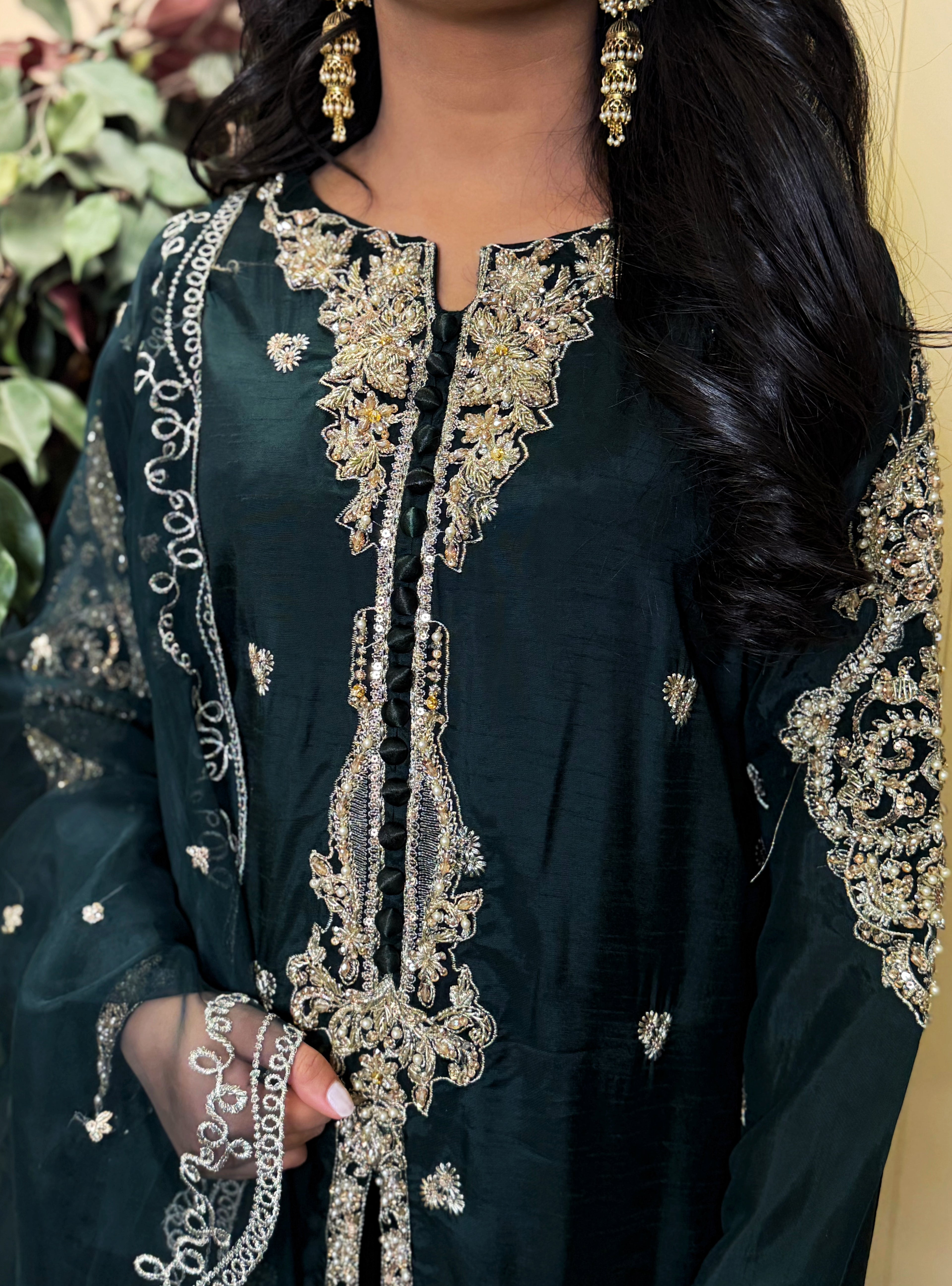 Esmerée Gold - SilQ 3 pcs Embroidered suit